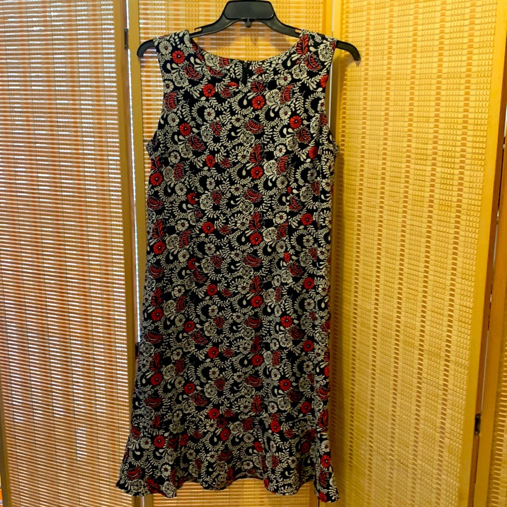 Black floral print summer size 14 dress by Kim Rogers. This dress runs smaller.